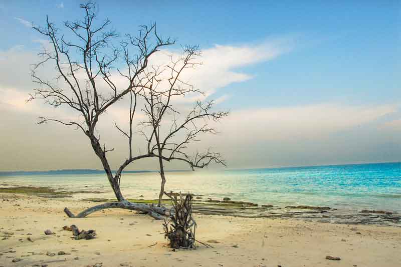 blue water and sky in Kalapathar Beach